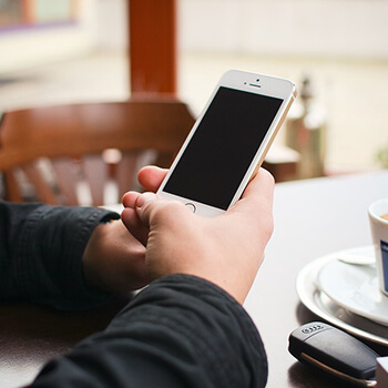 Studium przypadku: jak duża sieć handlowa w Finlandii uporządkowała dane o opakowaniach